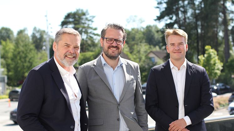 Simployer og 24SevenOffice er fornøyde med samarbeidet. Her representert ved Simployers Gard Rønning og Christoffer Fernsjø og Andreas Simonsen Bergan fra 24SevenOffice (Foto: Simployer / Lise Gro Andersen)