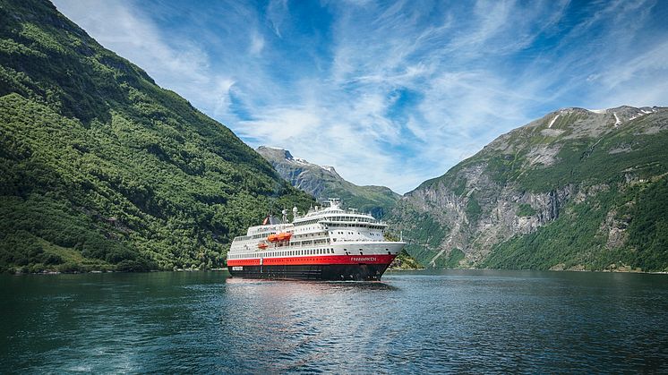 MS Otto Sverdrup (MS Finnmarken) - photo credit Hurtigruten _ Agurtxane Concellon