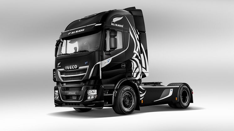 Nya Stralis XP All Blacks är ett av de två fordon som Iveco donerat till UNICEF.