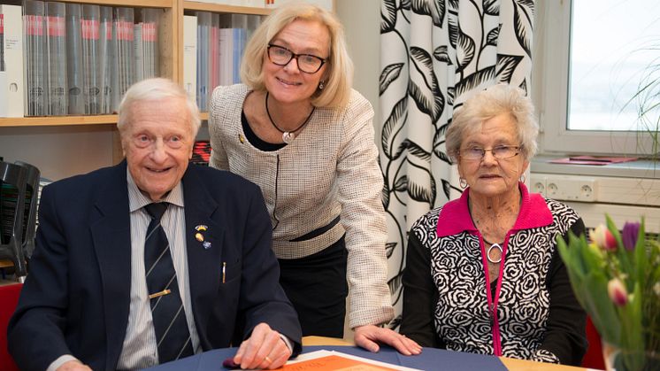 Pigg 97-åring delade ut stipendium