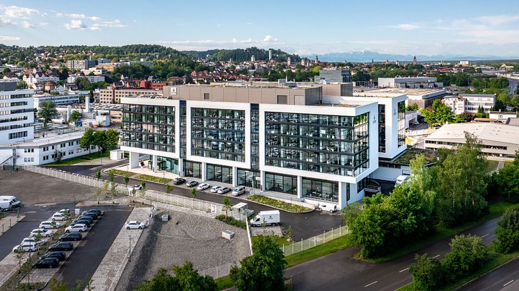 Foto Vetter Pharma. The new headquarters of Vetter Pharma-Fertigung GmbH & Co. KG, constructed between November 2017 and May 2020. The office building has been completed according to the latest building and environmental standards.