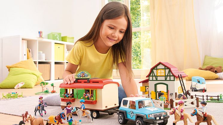 Im Galopp ins Kinderzimmer: Die großen PLAYMOBIL-Pferde-Aktionswochen