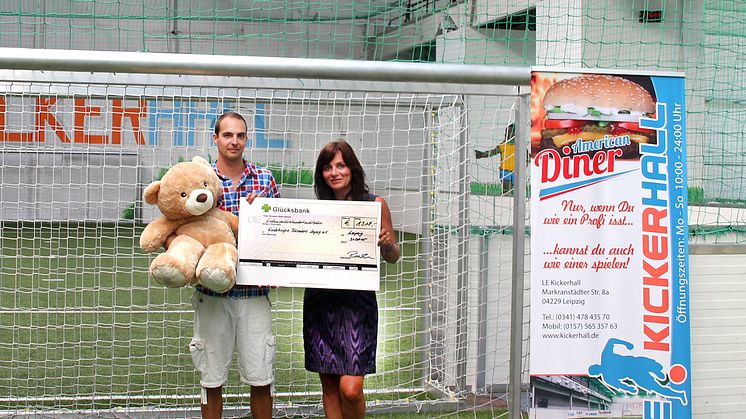 Kicken für Bärenherz: Benefiz-Fußballturnier in der Le Kickerhall