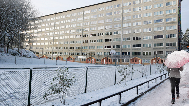 I botten på Bredfjällsgatan 36-46 finns Aktivitetshuset på hela 600 kvadratmeter. Här är som bor och verkar i Hammarkullen välkomna att boka in sig efter behov.