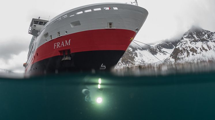 UNDERWATER EXPLORING: One of the Blueye underwater drones explores the ocean during a sailing with MS Fram at the Norwegian coast. Photo: BLUEYE/HURTIGRUTEN