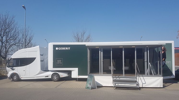 Under VM står Geberit klar med en stor toilettruck på havnen, og her inviterer de publikum til at prøve et såkaldt douchetoilet og andre sjove vandoplevelser.