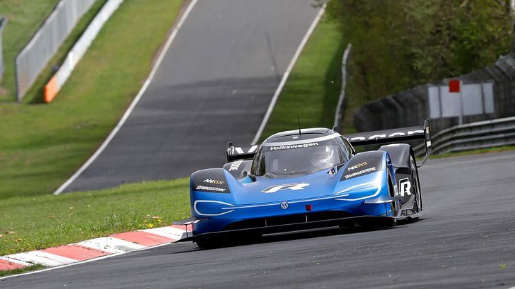 Første test på Nürburgring: ID.R på vej mod næste rekordforsøg