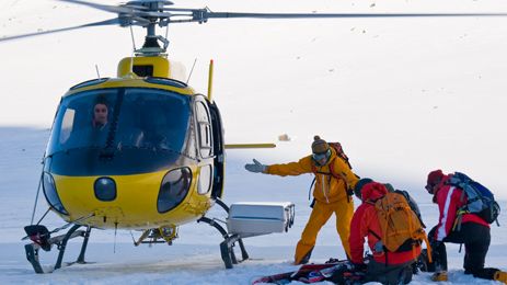 Världspremiär! Riksgränsen erbjuder helikopterskidåkning i midnattssol