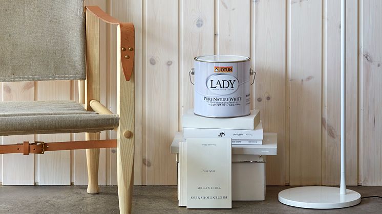 LADY Pure Nature White ett strøk