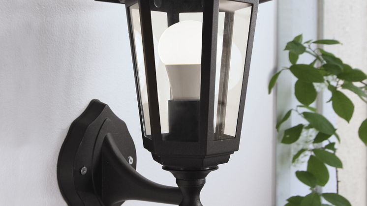 Sensorlampa LED för utomhusbruk - Lampan som slår på när det mörknar