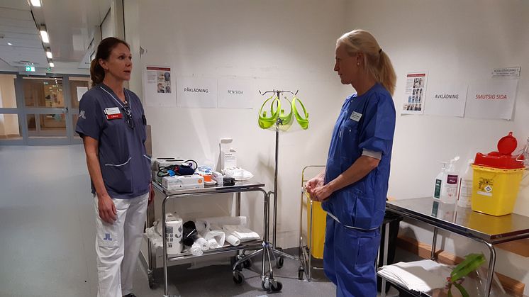 Malin Ackefors, verksamhetschef Internmedicin & Infektion och Yvonne Haglund Åkerlind, vd