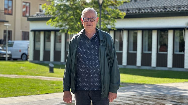 Erik Peters är ordförande i PRO Leksand. Han märker en tydlig oro och rädsla för att bli utsatt för bedrägerier bland föreningens medlemmar.