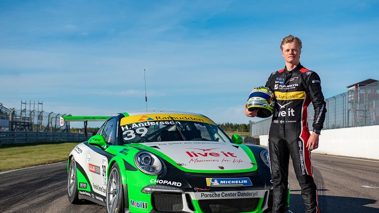 Hugo Andersson är en av tre förare från Driver Development Programme som får drömchansen – en startplats i Porsche Mobil 1 Supercup på Hockenheim.