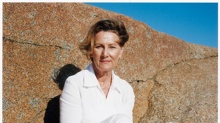 Mette Tronvoll: Portraits of Queen Sonja 