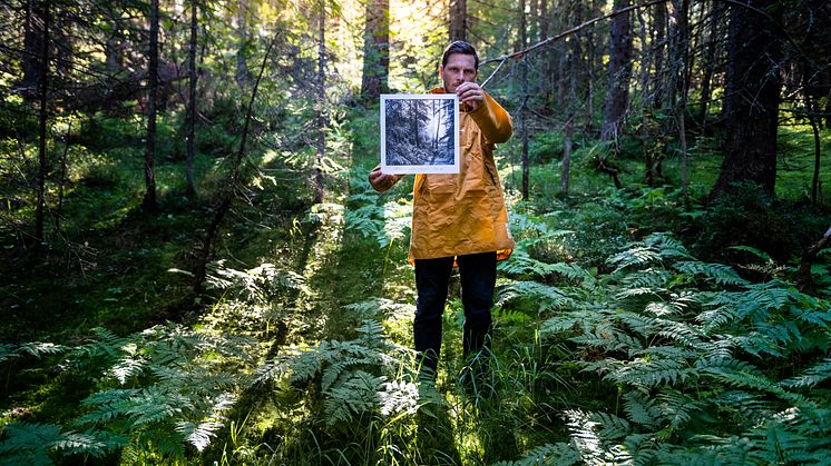 Alle som kjøper den nye anorakken i The Collection Of Tomorrow får med et trykk av den norske kunstneren, Danny Larsen. Foto: Hans Kristian Krogh Hanssen