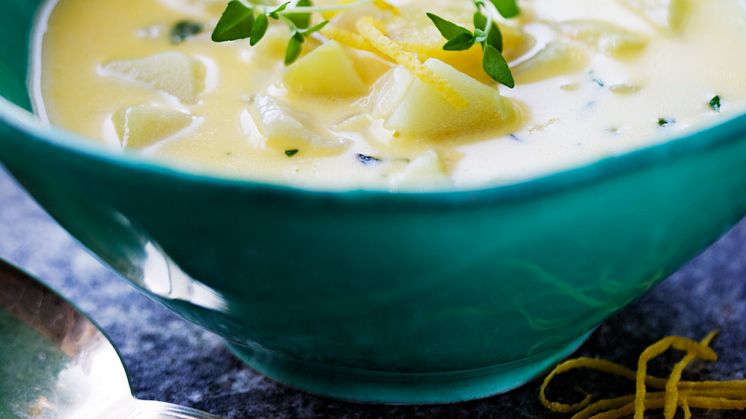 Månadens recept i september - Potatissoppa med citron och timjan
