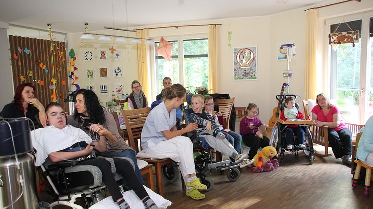 Ein Puppentheater für Bärenherz: Bär Bruno sorgt für Unterhaltung im Kinderhospiz