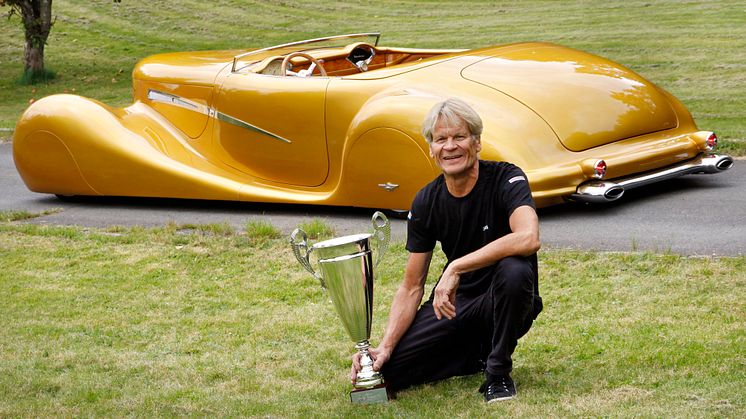 Nej bilden är inte tagen i samband med den exklusiva bilutställningen Concours d´Elegance i Pebble Beach, Kalifornien. Det här är Eksjö och skapelsen är äkta småländskt hantverk. Grattis PG Tälth till vinsten i årets upplaga av Sveriges Snyggaste Bi