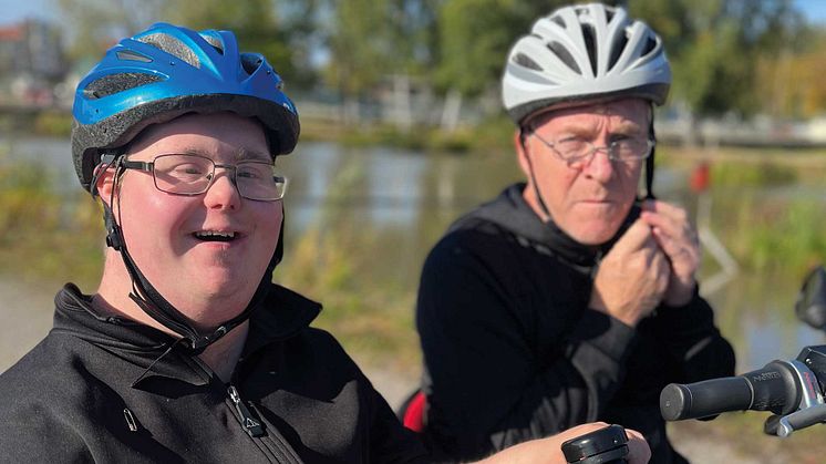 Kursdeltagaren Robert Sandberg tillsammans med kursledaren Pär Styrman ska ta en cykeltur