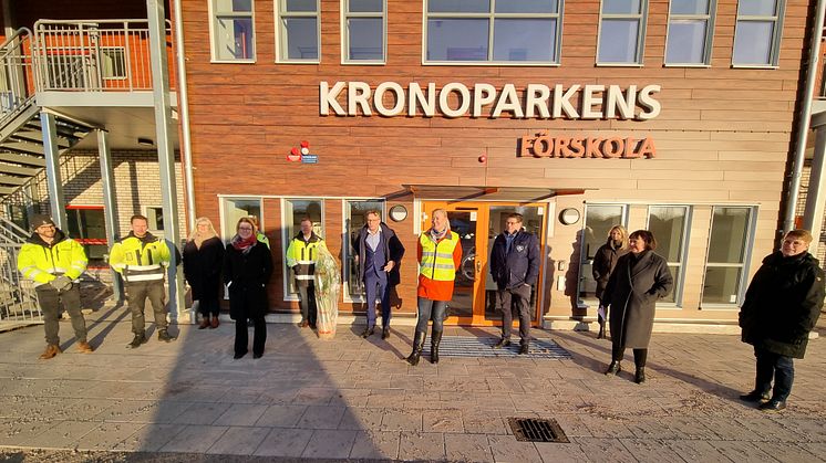 Representanter för Mariestads kommun, Serneke och Nilsson Energy fanns på plats när Kronoparkens förskola invigdes.