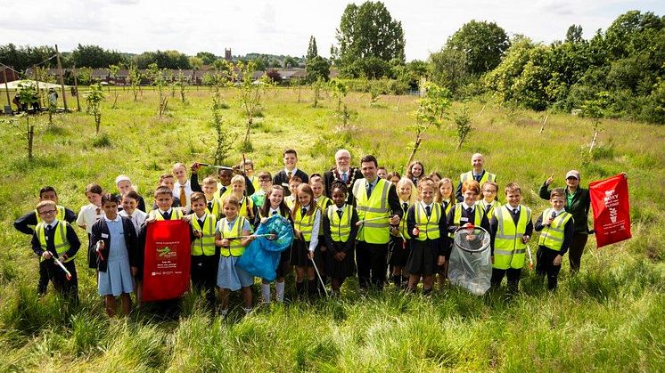 ​Mayor answers ‘green’ call by Radcliffe primary pupils