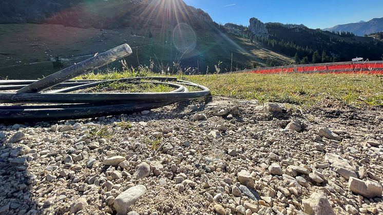 Netzanschluss in 1.530 Metern Höhe: An der Kampenwand in den Chiemgauer Alpen hat das Bayernwerk nach über zwei Jahren Bauzeit mehrere Kunden an eine geregelte Stromversorgung angeschlossen.