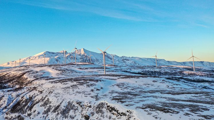 Bilde fra Fakken vindkraftpark på Vannøya i Troms, som eies av Troms Kraft. Foto: Frank Rune Isaksen i Frikant Mediedesign. 