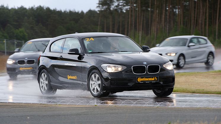 Testiajo: Vuoden 2015 BMW 1-sarjan malli varustettiin vuoden 2000 rengasteknologiaa vastaavilla ContiPremiumContact –renkailla.