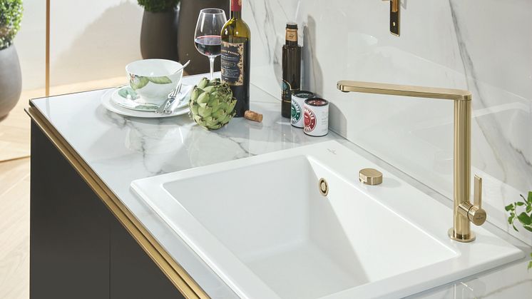 It’s all about the finish!  Premium kitchen taps and fittings in gold, bronze and anthracite 