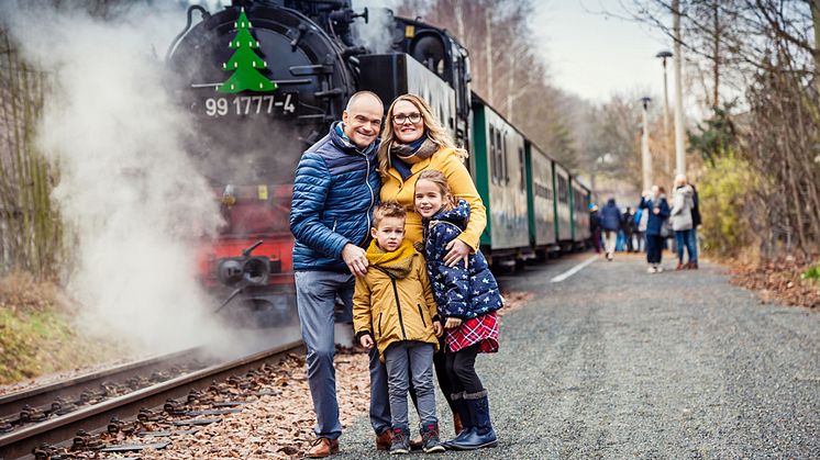 Bimmelbahn und Lichterglanz entlang der Weißeritztalbahn (Foto: Lars Neumann)