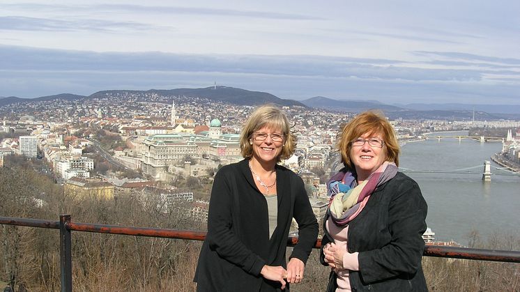 Ingrid Carlberg och Katalin Garam - ciceroner på resan Budapest - i Raoul Wallenbergs fotspår