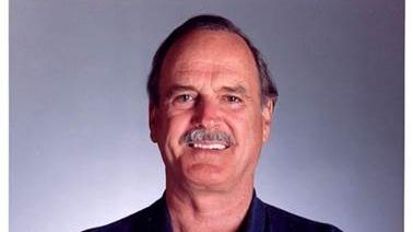 JOHN CLEESE TILL LINKÖPING I VÅR