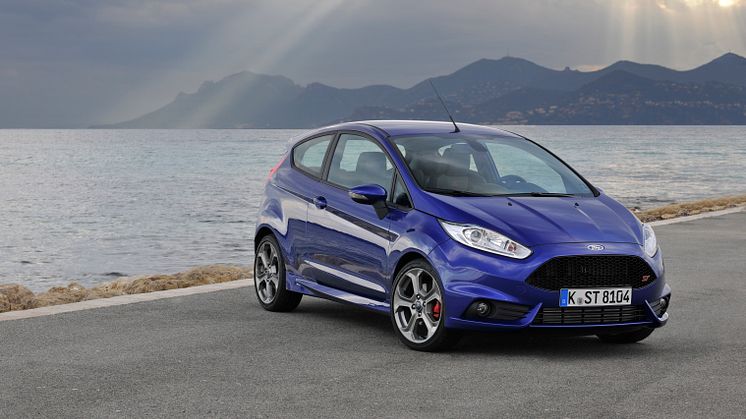 Fordilta kaikkien aikojen nopein ja dynaamisin Fiesta ST; 20 % enemmän tehoa ja polttoainetaloudellisuutta edelliseen malliin verrattuna