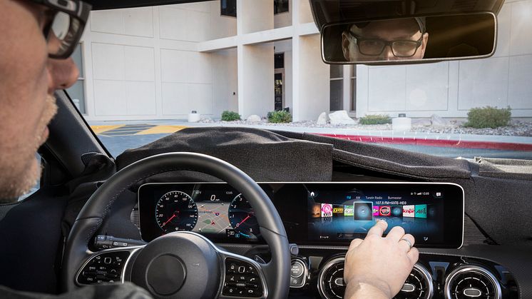 Mercedes-Benz præsenterer nyt infotainmentsystem med kunstig intelligens