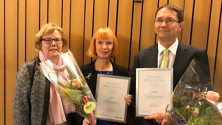 Elizabeth Bergsten Nordström överlämnade det prestigefyllda priset till pristagarna avseende bröstcancerforskning.
