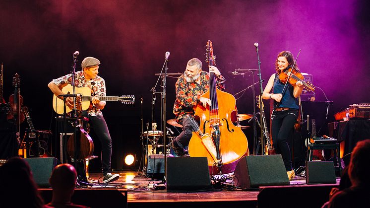 Magnus Stinnerbom, Sébastien Dubé och Sophia Stinnerbom. Foto: Olle Hallström