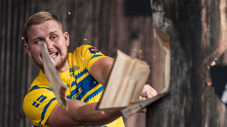 Ruotsin Emil Hansson, 22, voitti Pohjoismaiden TIMBERSPORTS® 2023 -mestaruuden. Ruotsi voitti kultaa kaikissa kilpailuluokissa.