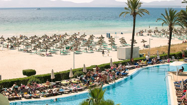 I TUI:s sommarprogram 2024 lanseras hela sex stycken nya charterlinjer från Halmstad, bland annat till Mallorca. I bild. Blue Star Paraiso de Alcudia på Mallorca.