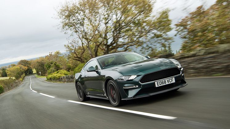 Mustang Bullitt brøler afsted på øen uden fartgrænser