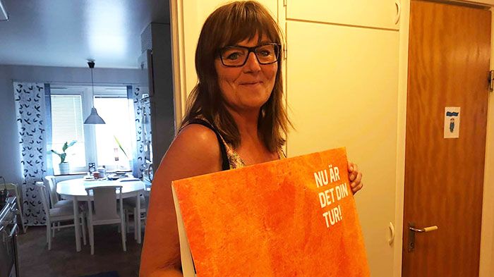 Monica Öhman skänker sin del av Kundmiljonen till Föräldraföreningen mot narkotika i Norrbotten