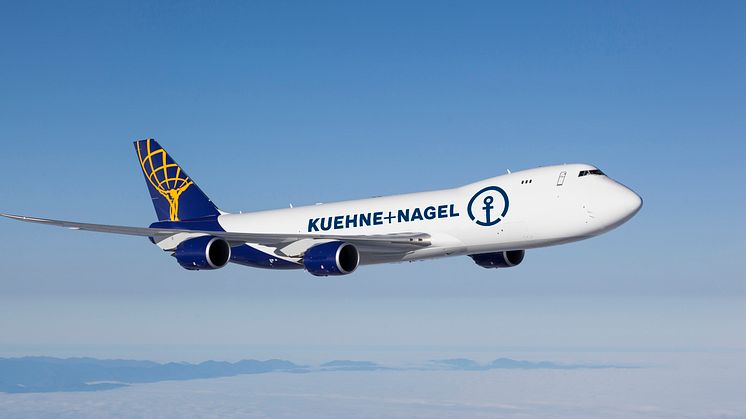 Boeing 747-8F i Atlas Worldwide's och Kuehne+Nagel's färger