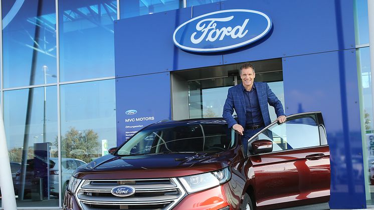 Der bekannte Fernsehmoderator und ehemalige Skirennläufer ist ab sofort mit einem Ford Edge ST-Line unterwegs