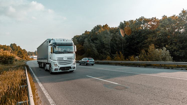 78,197 neu zugelassene LKW im Jahr 2021 gehören zu Daimler AG.