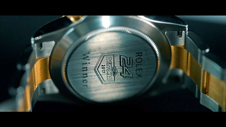 Det unikke Rolex Daytona-ur er vundet af den danske racerkører Michael Christensen ved det prestigefyldte Daytona 24-timers-løb. Uret blev torsdag aften solgt til en halv million kroner hos Bruun Rasmussen.