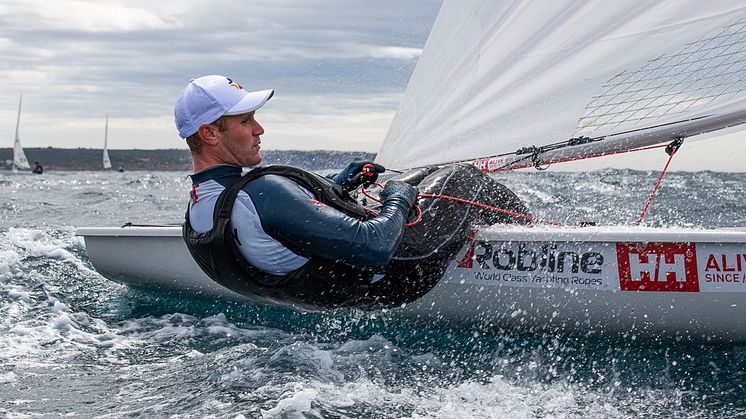 Hermann Tomasgaard, som vant bronse i OL i 2021, stiller i spissen for en norsk tropp på syv seilere i EM i OL-klassene ILCA 6 og ILCA 7.