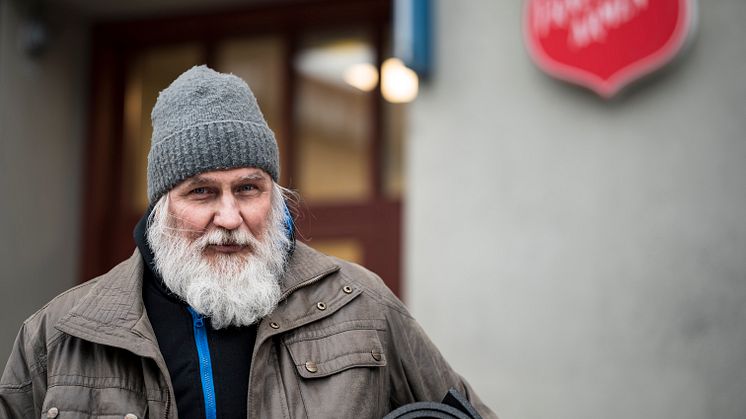 Oktoberinsamlingen ska få in medel till Frälsningsarméns arbete för personer i hemlöshet, såväl akut som långsiktigt. Foto: Jonas Nimmersjö, kampanjbild. 