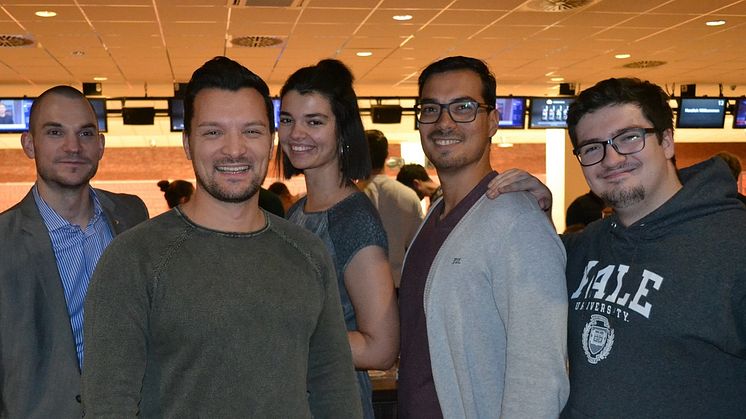 (v.li.): Lars Hilbig (iQUDRAT), Paul Przyklek (StadtApp), Franziska Schuhmacher (Sales & Marketing Managerin Bowling World), Sascha Alter (jonastone), Christopher Schertz (Student HdWM).  Text & Foto: Franz Mot