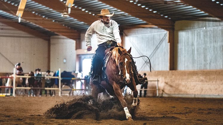 Ryttaren Karl Obieglo blev en av vinnarna under Sveland Western Cup 2019. Foto: Sveland Djurförsäkringar