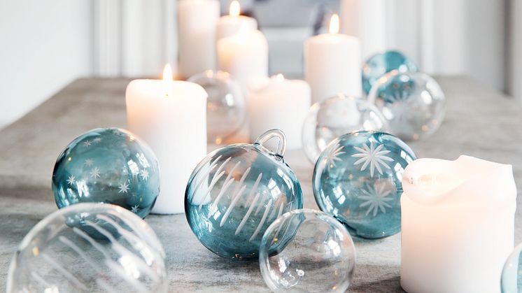 Nyhet fra Hadeland Glassverk: Julekuler i glass med slipemønster
