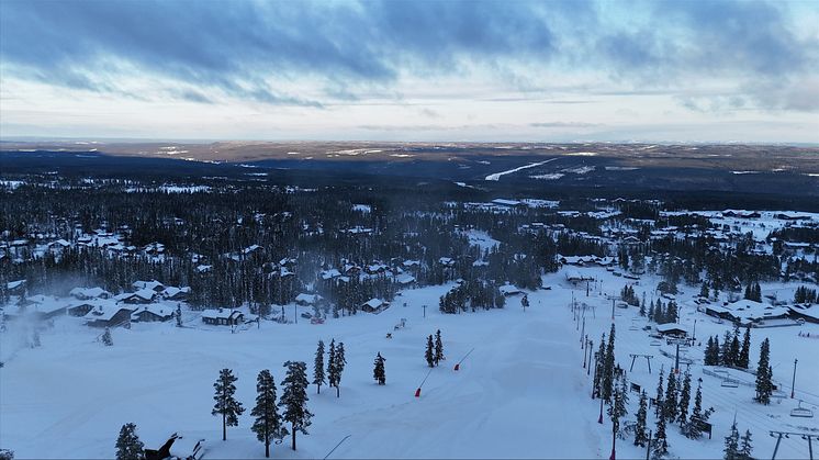 Parken i Lindvallen, Sälen, växer fram inför öppningen. Aldrig förr har parken öppnat så tidigt. 